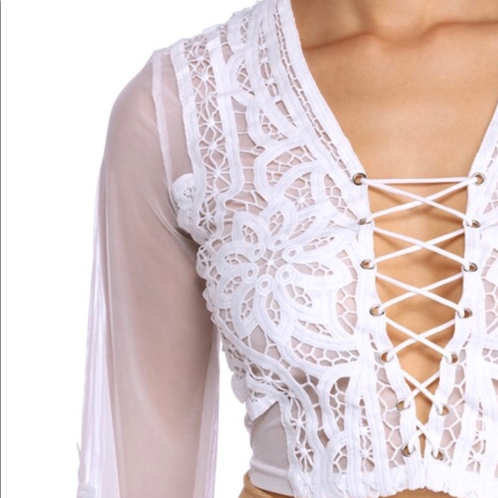 New white lace up crop top size medium